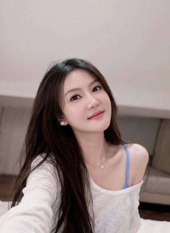 曼妙身姿颜值服务老师