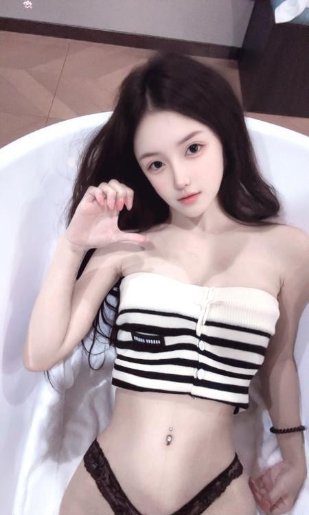 三点粉嫩球球