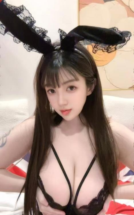 性感大奶兔兔
