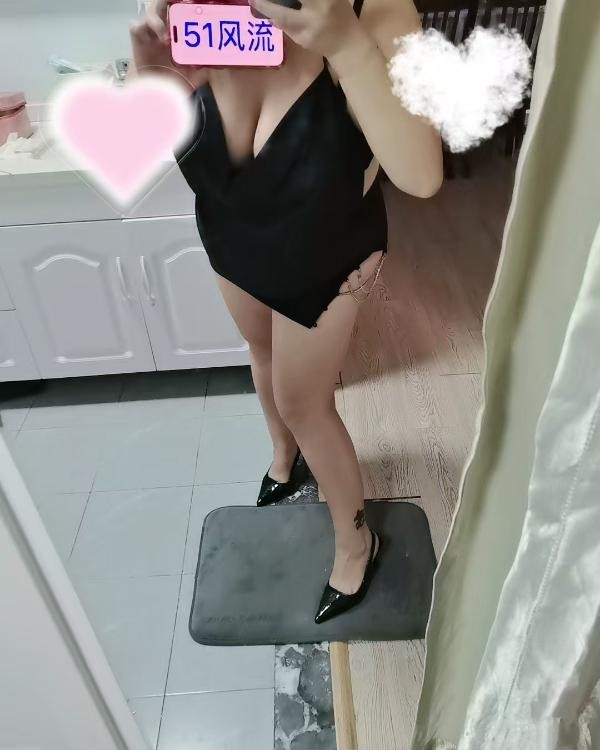 黄渡肉肉的丰满型妞
