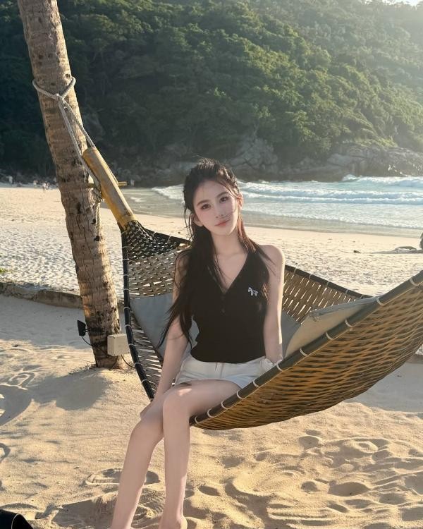 高挑腿长颜值御姐