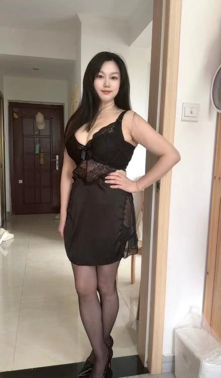 玩的开的大胸少妇