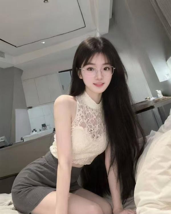 张家港前凸后翘妹子