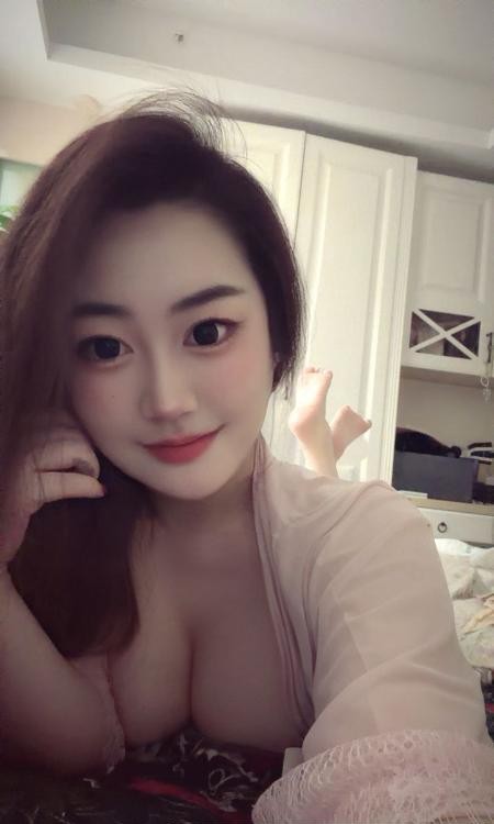 集美大奶珊珊