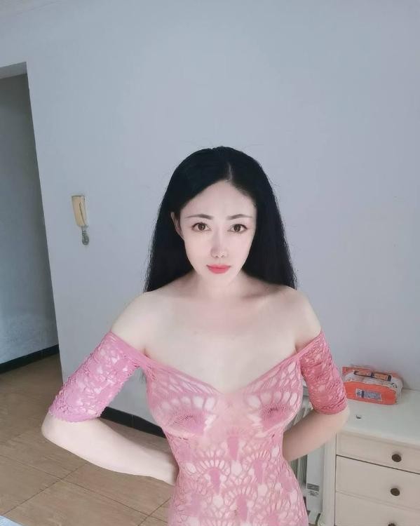 青羊身材苗条少妇