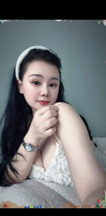 粉嫩大胸尤物