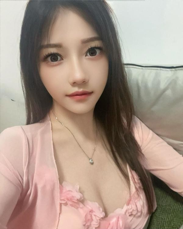 腰细臀翘风骚服务老师