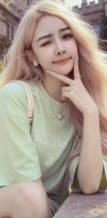 反食西域妹子伊娜