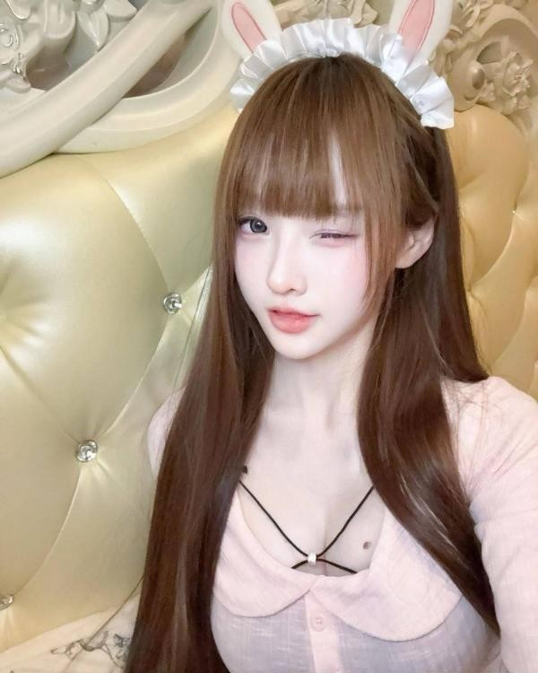 白嫩嫩刚下海小尤物