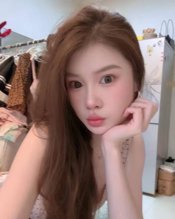 活泼开朗洋洋
