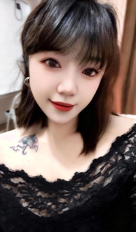 上城性感肉臀卡戴珊