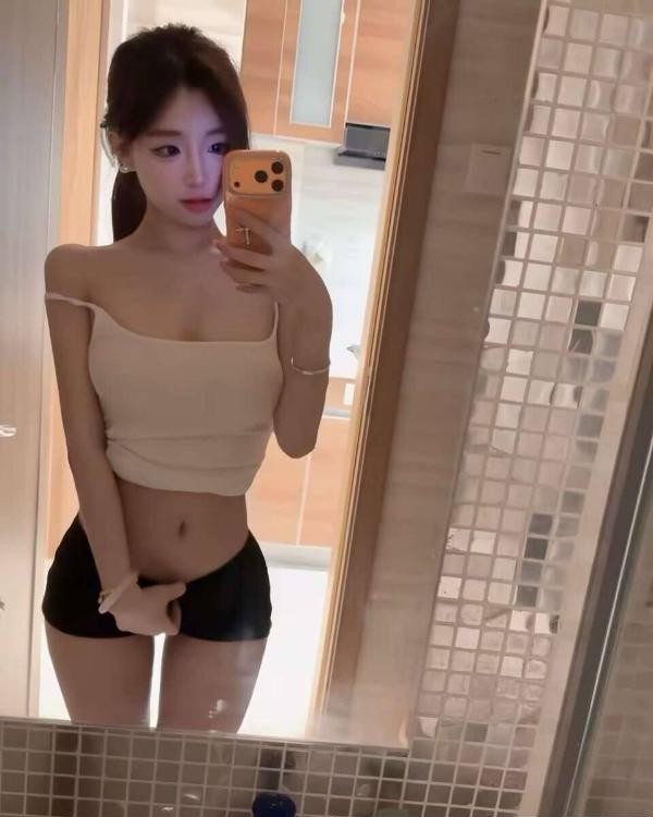 龙华极品高颜值嫩妹