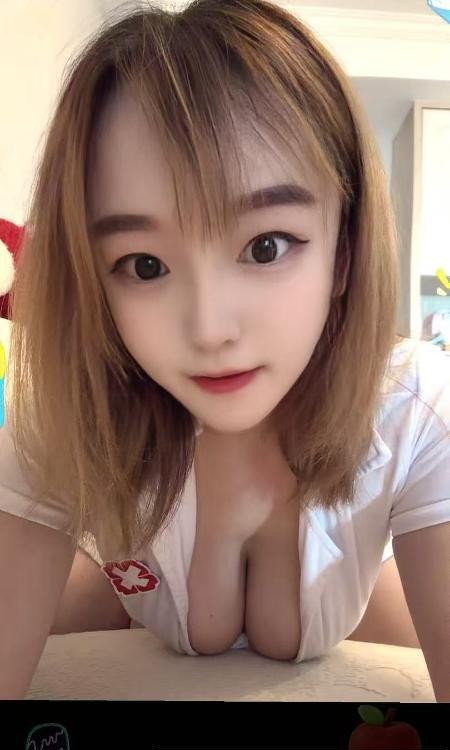 E奶大波妹子