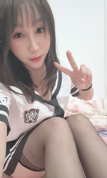 大个性感肥臀美少妇