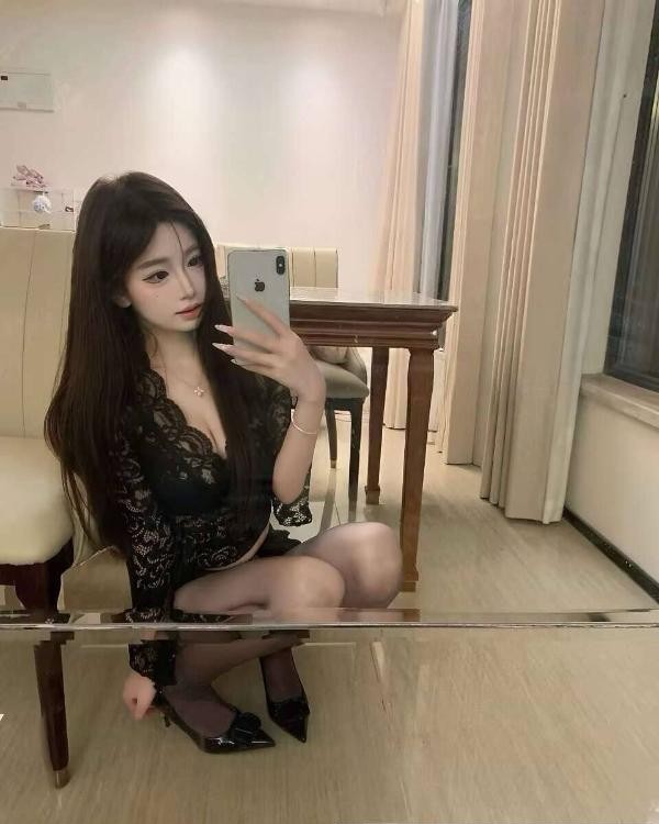 龙华极品高颜值嫩妹