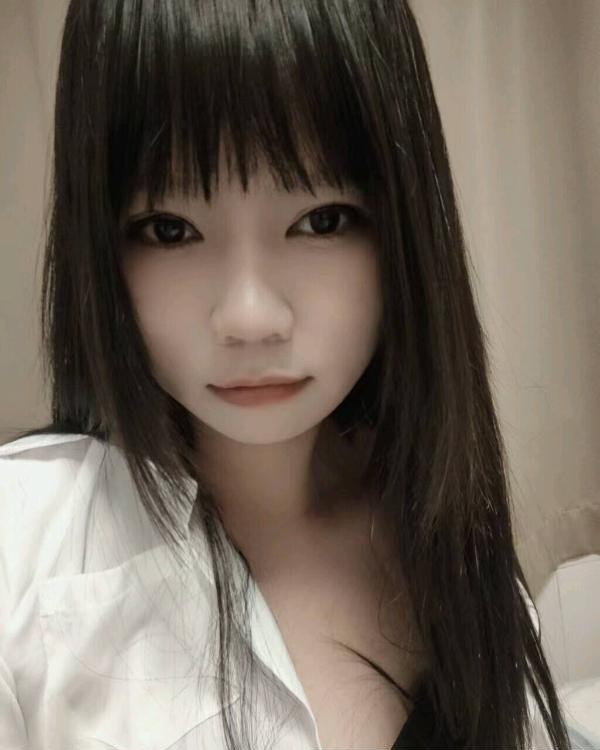 龙华萝莉小雨