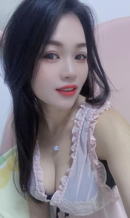 天河大胸小姐姐