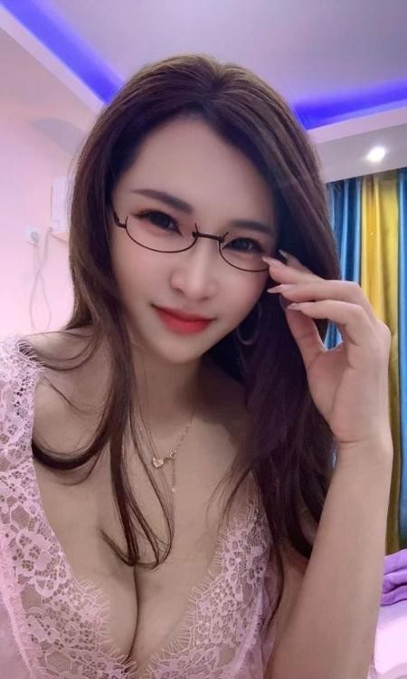 二刷上城吃不饱的彤彤