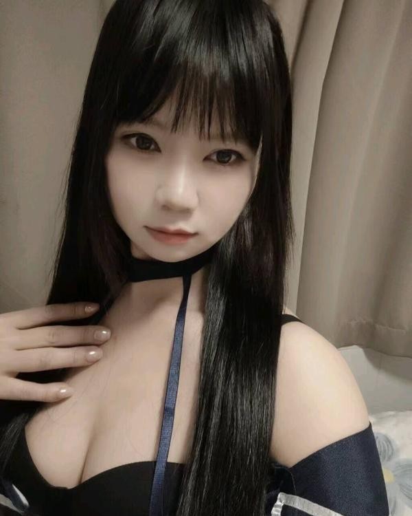 龙华萝莉小雨