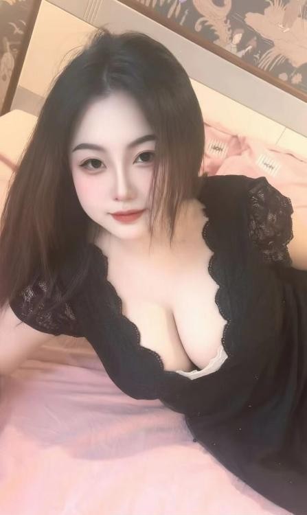 东湖丰满巨乳知夏
