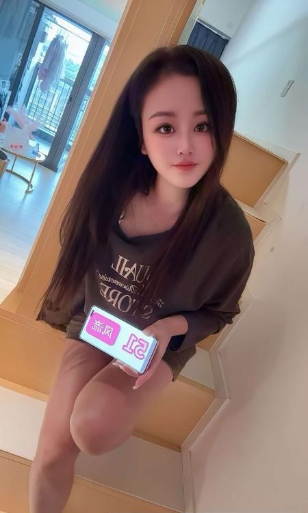 坂田知性情妇