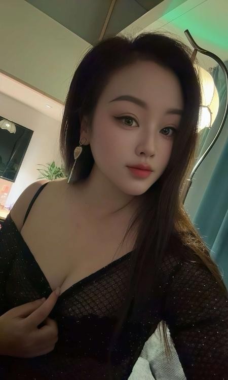 坂田知性情妇