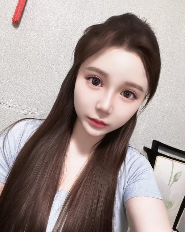 大胸夏夏小姐姐