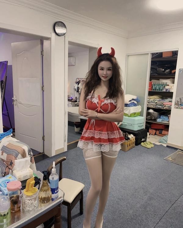 蜜桃臀琪琪老师
