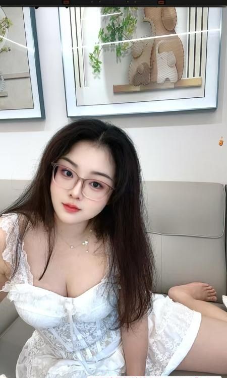 成华区广东眼镜妹
