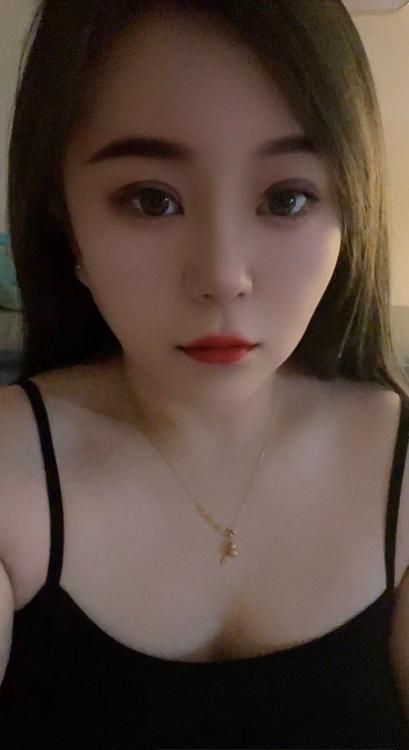 丰满肥臀兼职小少妇