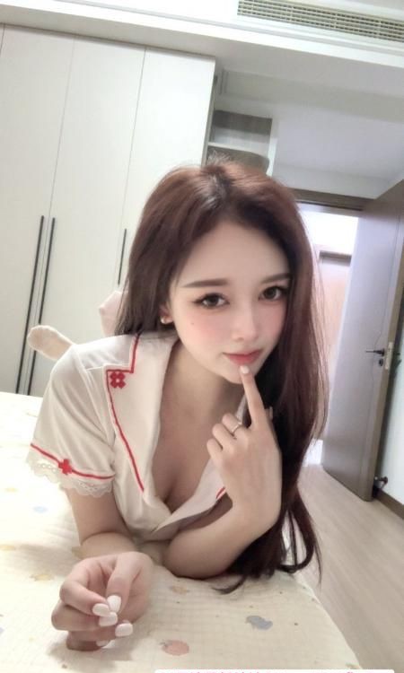 爆操小骚逼