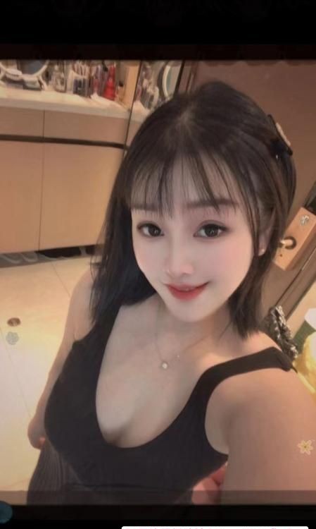 体验服务系蜜桃臀梨子