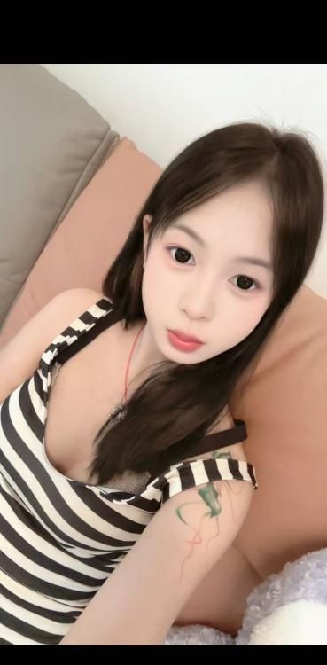 江岸零零后可爱小妹