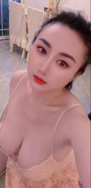 大奶骚奶牛