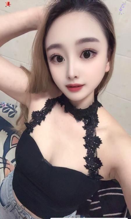 白云美胸细腰嫩妹