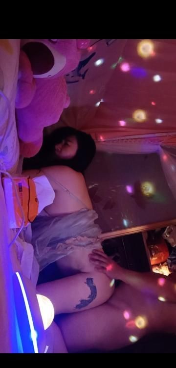 高颜性瘾淫妻花妹