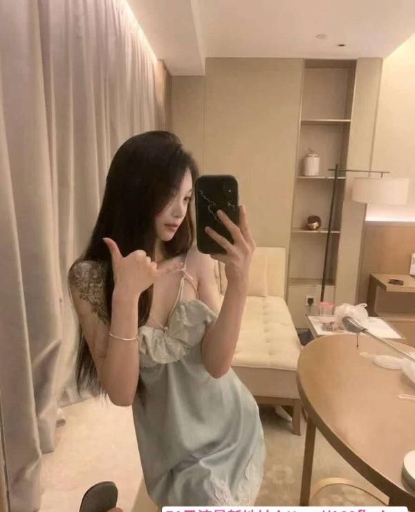 比比会喷水的纹身嫩妹