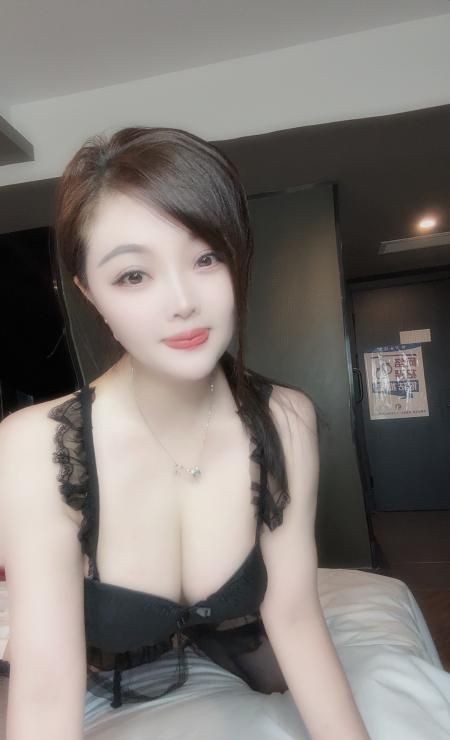胸器服务系少妇小七