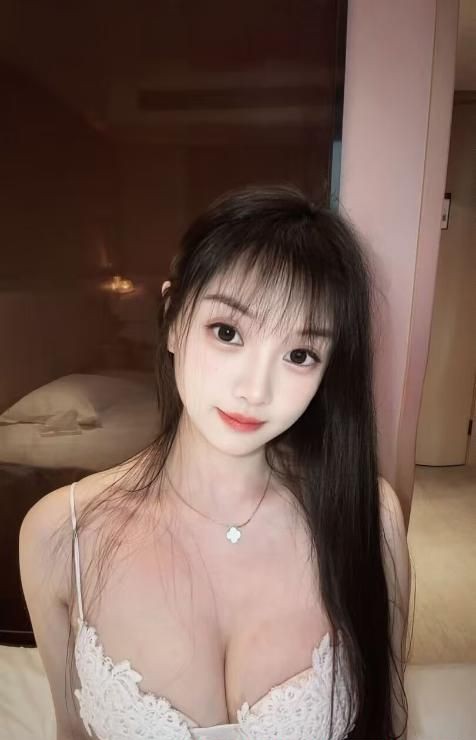 瑜伽舞蹈小姐姐