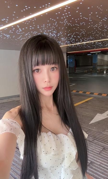细腰小妖精