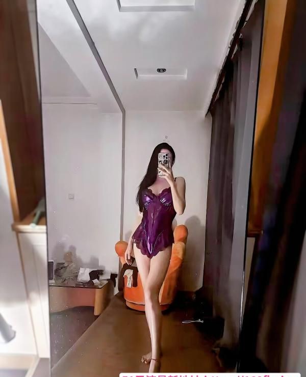 东站颜控大长腿佳佳