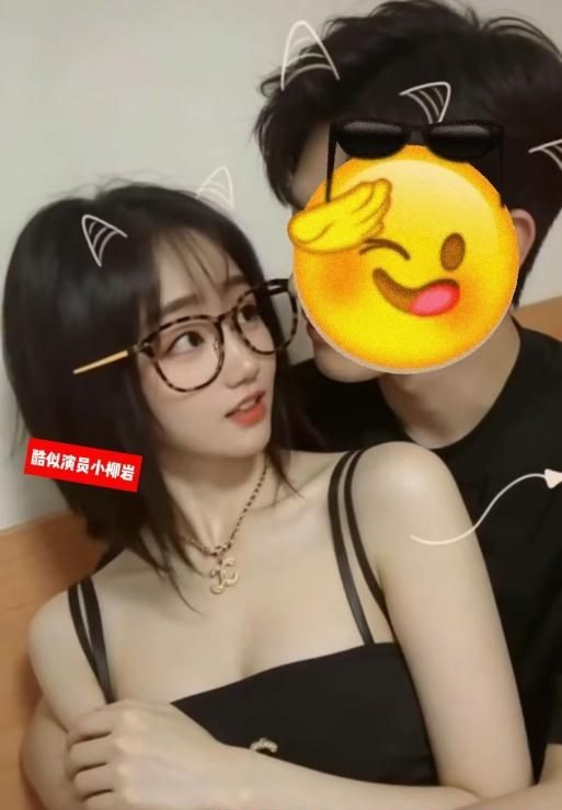 肤白嫩模S形小柳岩