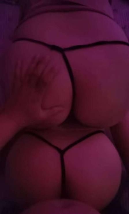 翘臀大奶姐妹花