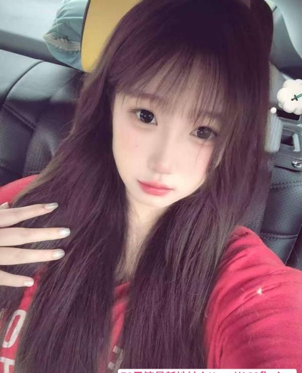 滨江水多多奶茶妹