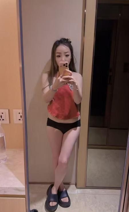 肤白小少妇珍珍