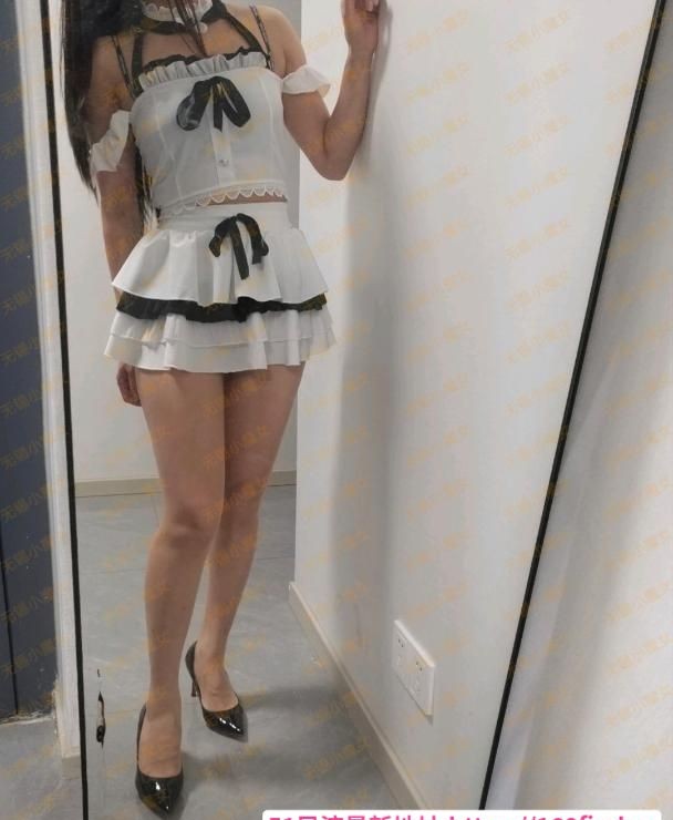腰臀身材小魔女
