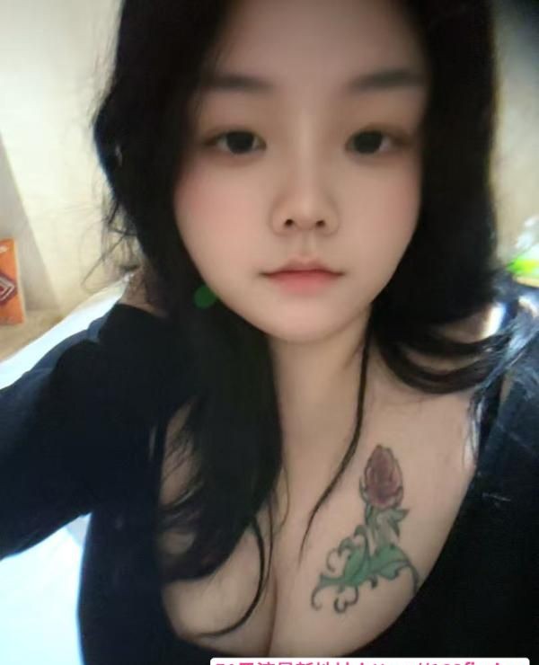 静安喷水胖姐姐