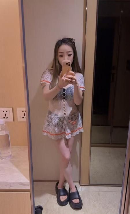 肤白小少妇珍珍