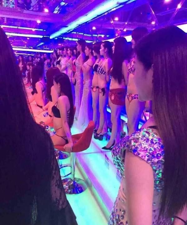西安T台海选情景演绎