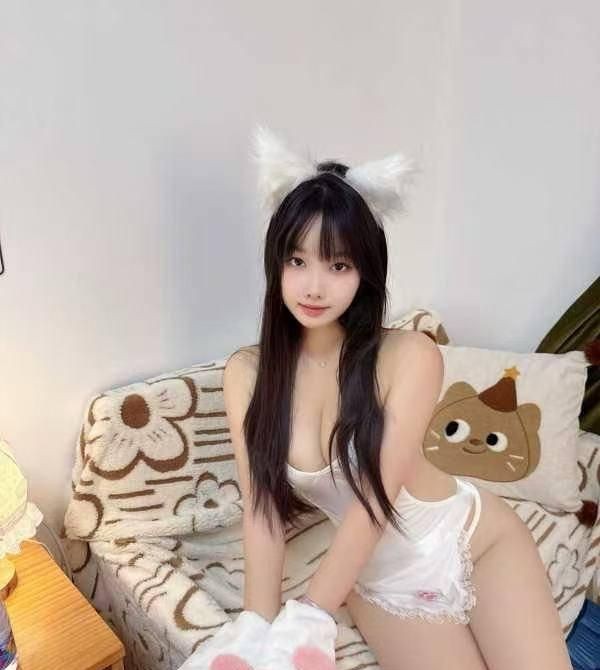 乖巧可爱小七七